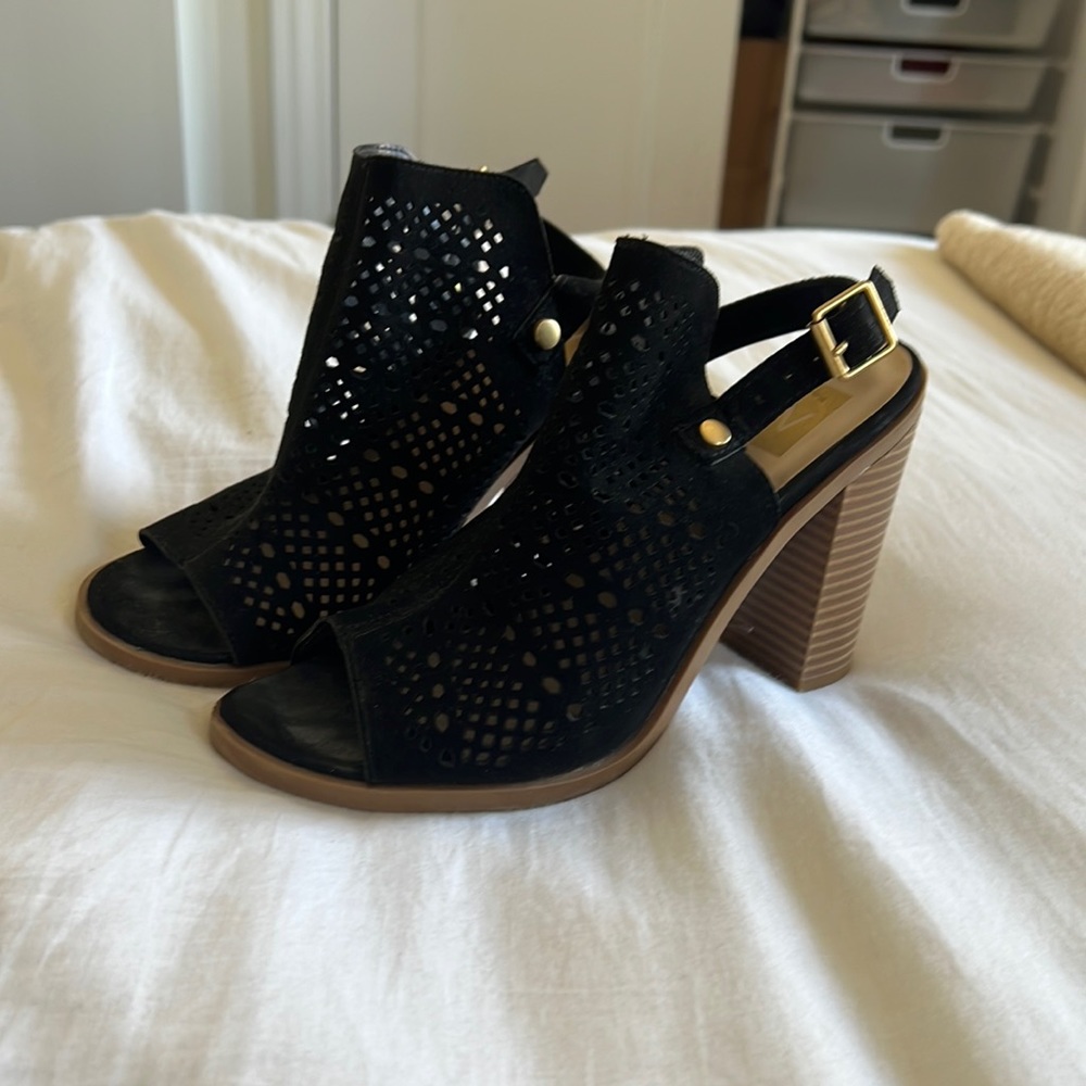 Dolce vita suede sandals size 6 black